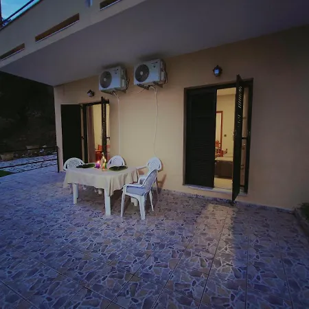Kaminaki Seaview Apartments Katavolos Exterior photo